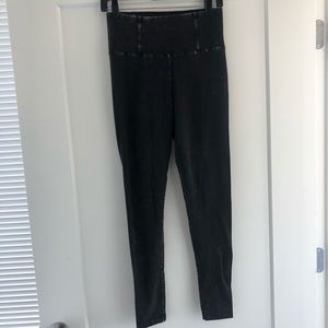 Aritzia Talula Black Acid Wash Leggings